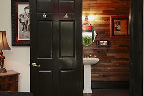 Royal Street Inn and R Bar