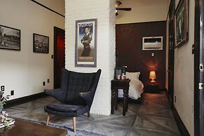 Royal Street Inn and R Bar