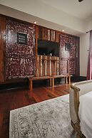 Royal Street Inn and R Bar