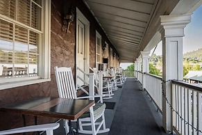 Gunn House Hotel