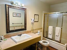 Gunn House Hotel
