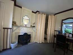 Gunn House Hotel
