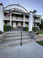 Gunn House Hotel