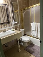 Gunn House Hotel