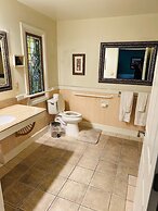 Gunn House Hotel