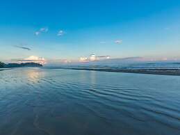 Beringgis Beach Resort & Spa