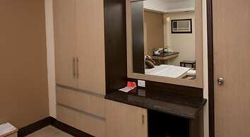 Pacific Inn Huda City Centre Sec 41