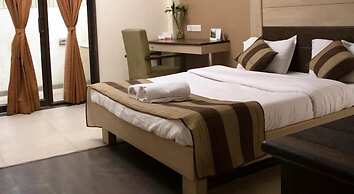 Pacific Inn Huda City Centre Sec 41