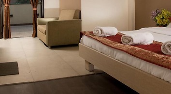 Pacific Inn Huda City Centre Sec 41