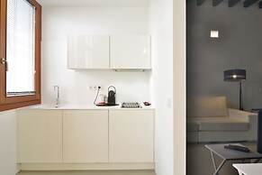 Lonja Suites Apartments