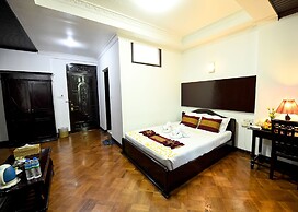 Hotel Queen Mandalay
