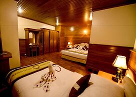 Hotel Queen Mandalay