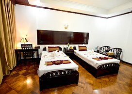 Hotel Queen Mandalay