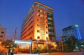 Hotel Queen Mandalay