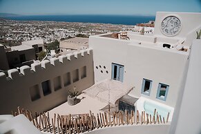 Luna Santorini Suites