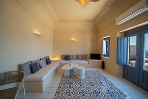 Luna Santorini Suites