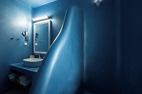 Luna Santorini Suites