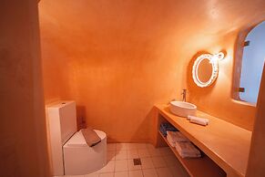 Luna Santorini Suites