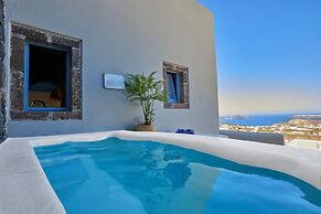 Luna Santorini Suites