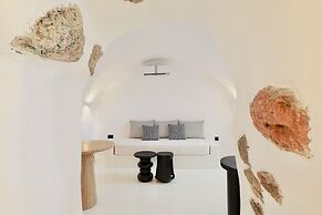 Luna Santorini Suites