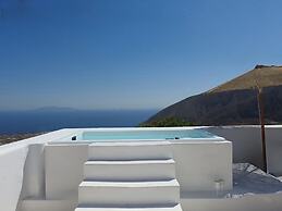Luna Santorini Suites