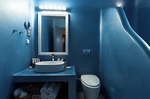 Luna Santorini Suites