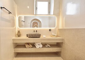 Luna Santorini Suites