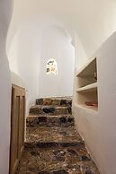 Luna Santorini Suites