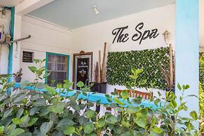 Seagrape Plantation Resort