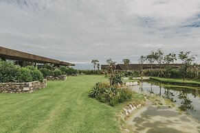 Santa Barbara Eco Beach Resort