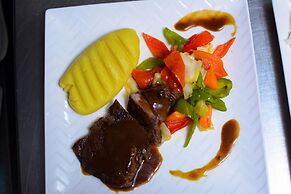 GolfView Suites & Conference Center