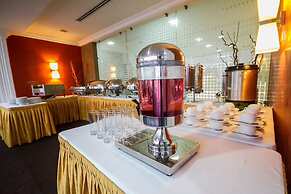 GolfView Suites & Conference Center