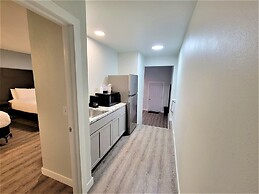 Edge-O-Dells Resort - 21 and Older