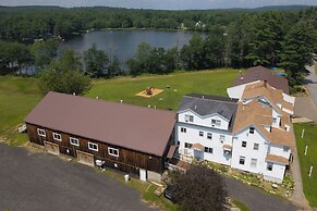 Lake Shore Farm Inn