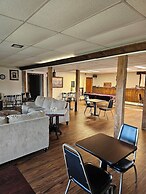 Lake Shore Farm Inn