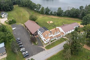 Lake Shore Farm Inn