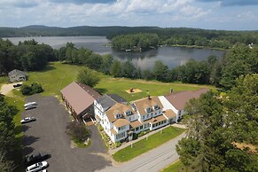 Lake Shore Farm Inn