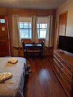 Lake Shore Farm Inn