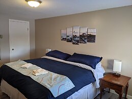 Lake Shore Farm Inn