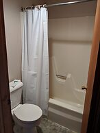 Lake Shore Farm Inn