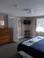 Lake Shore Farm Inn