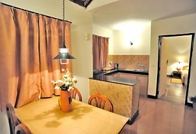 Woodsvilla Resort
