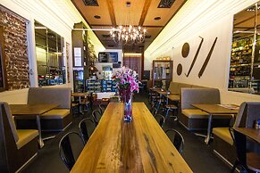 Grand Hotel Rockdale