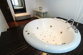 Ocean Breeze Residence