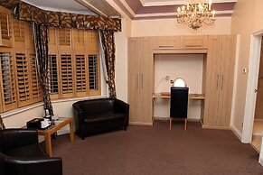 Maes Manor Hotel