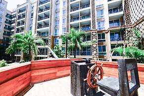 Atlantis Condo Resort by Natnarin