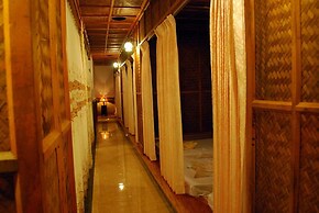 Sengtawan Riverside Hotel