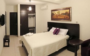 El Cacique Hotel