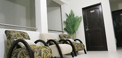 El Cacique Hotel