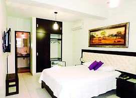 El Cacique Hotel